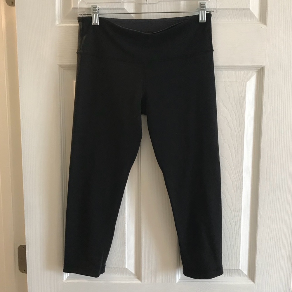 Lululemon crops!
